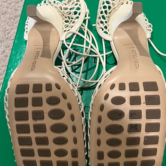 Bottega Veneta White Woven Heels - Picture 3 of 6